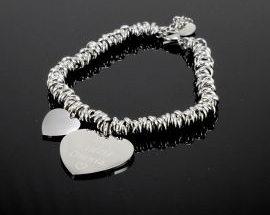 New03 Amor Vincit Omnia